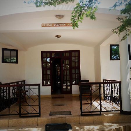 Rainbow Executive Lodge Boma la Ngombe Buitenkant foto