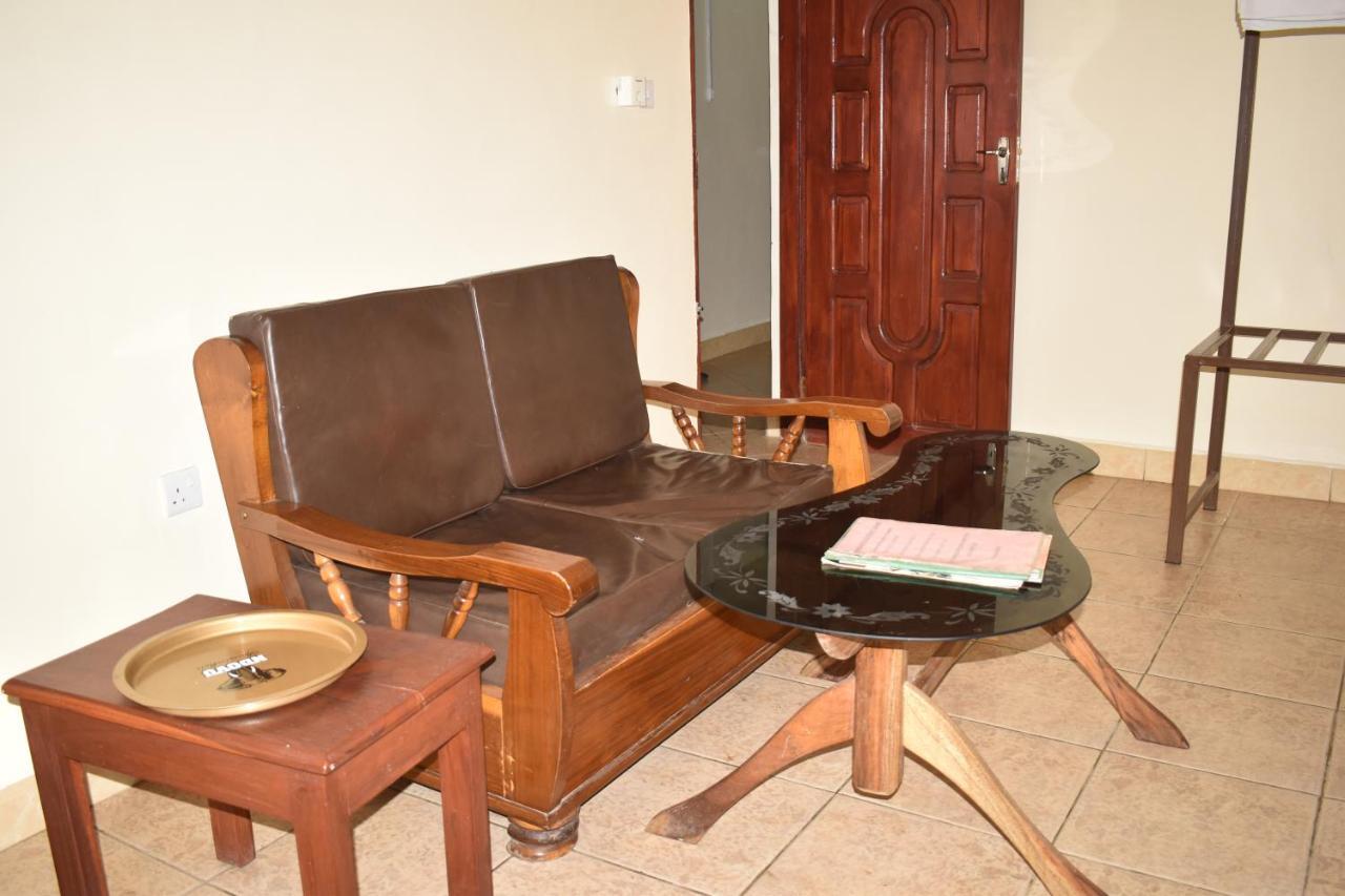 Rainbow Executive Lodge Boma la Ngombe Buitenkant foto