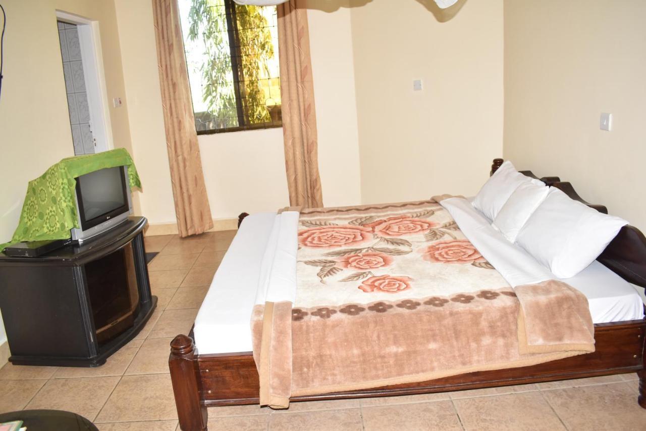 Rainbow Executive Lodge Boma la Ngombe Buitenkant foto