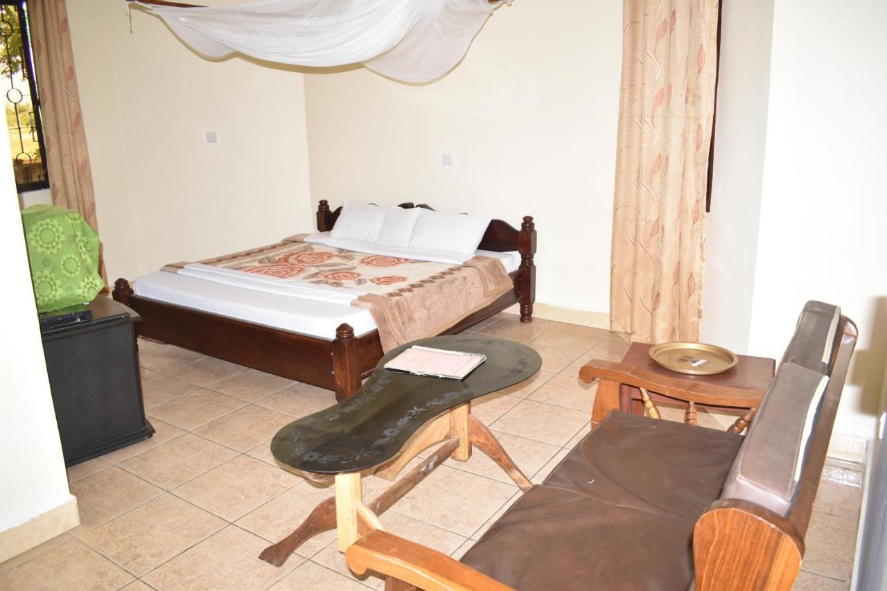 Rainbow Executive Lodge Boma la Ngombe Buitenkant foto