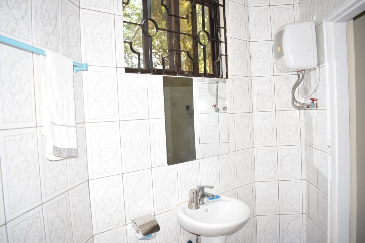 Rainbow Executive Lodge Boma la Ngombe Buitenkant foto
