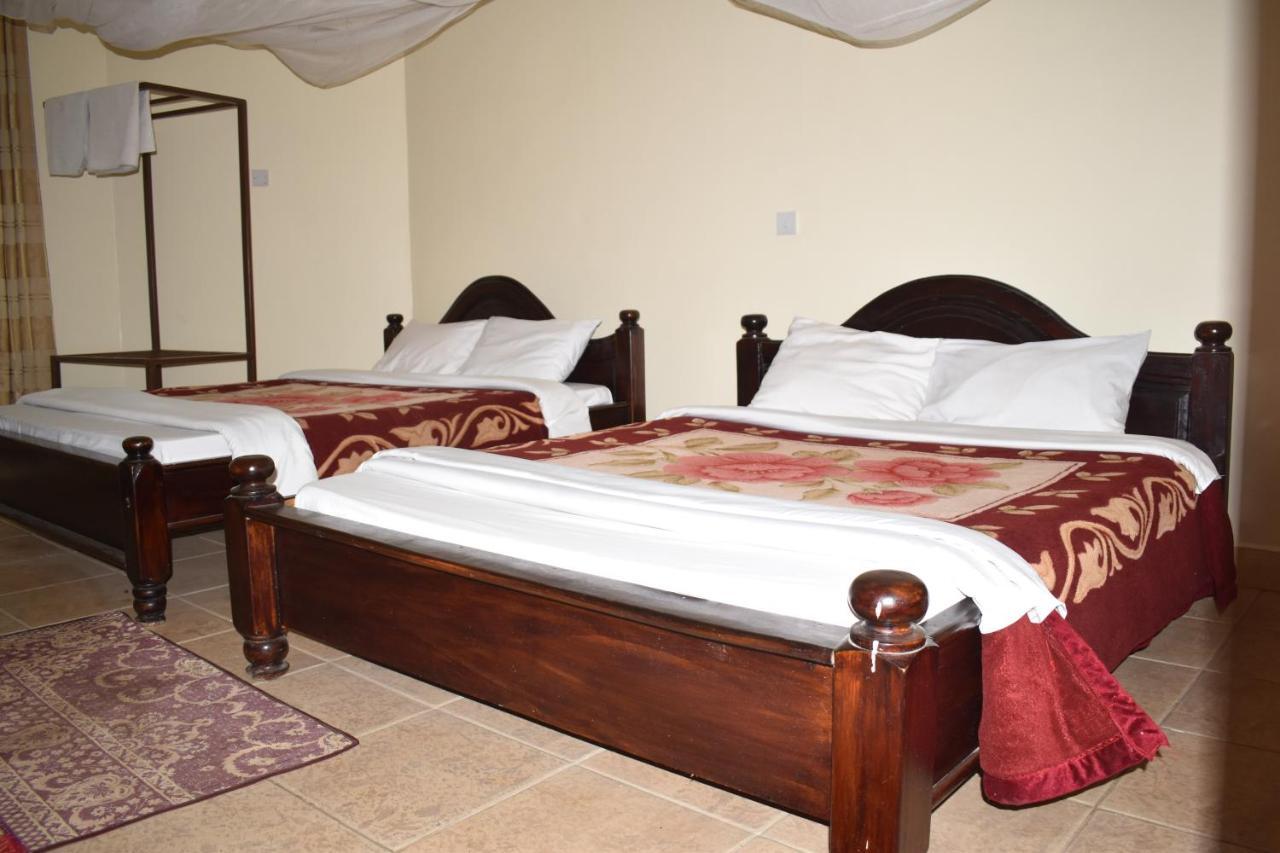 Rainbow Executive Lodge Boma la Ngombe Buitenkant foto