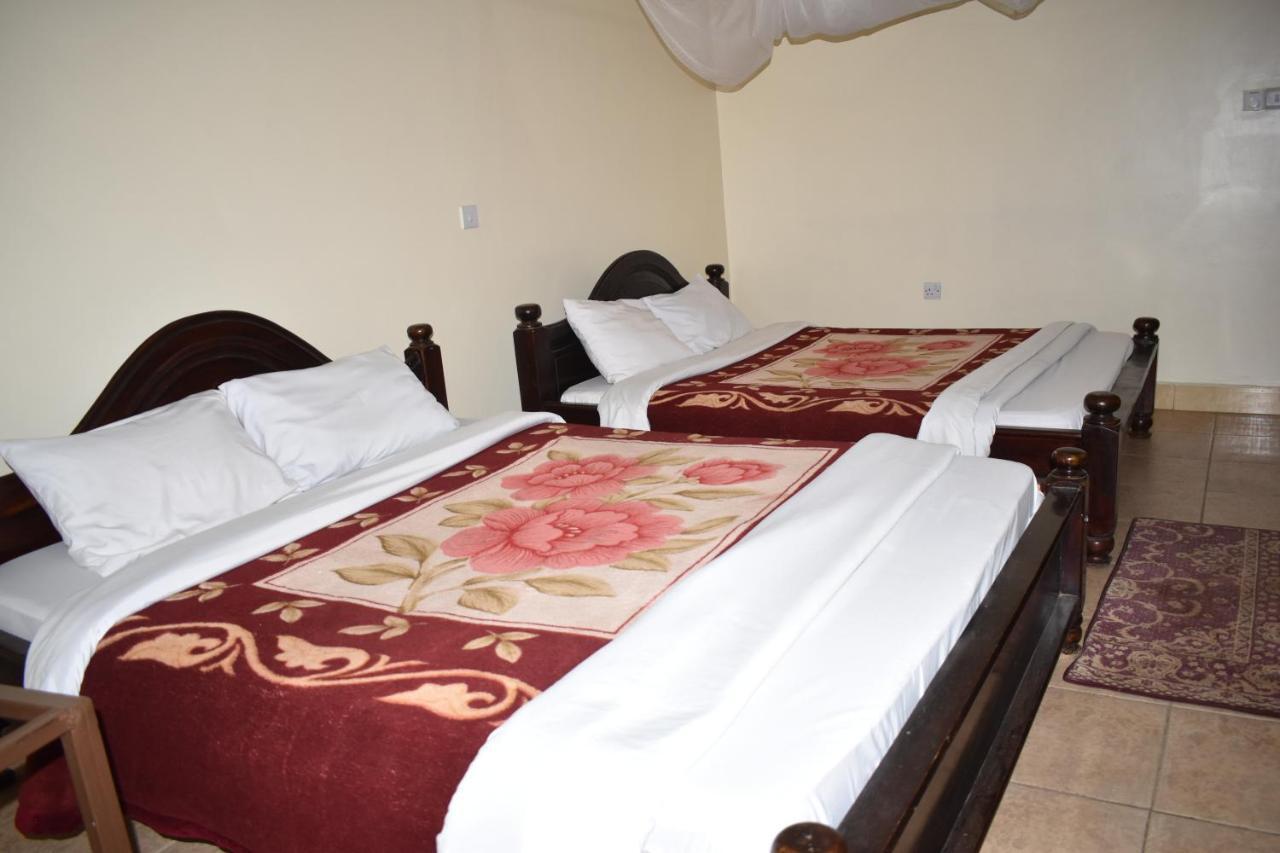Rainbow Executive Lodge Boma la Ngombe Buitenkant foto