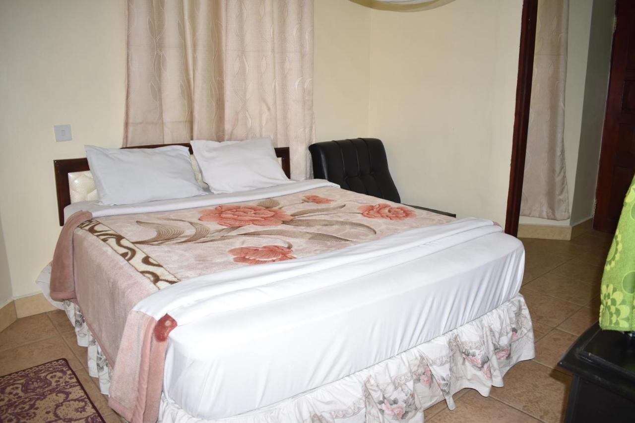 Rainbow Executive Lodge Boma la Ngombe Buitenkant foto