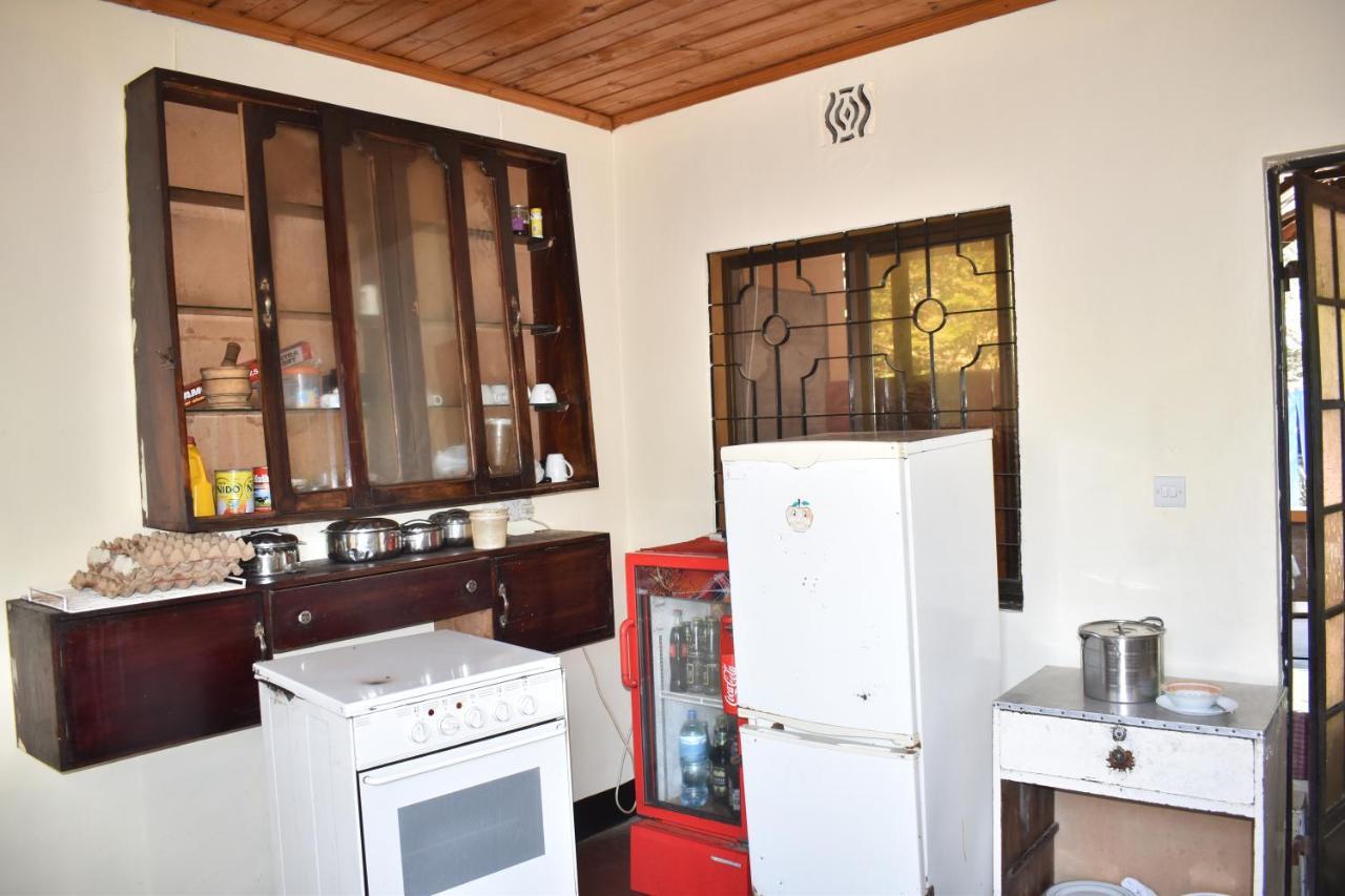 Rainbow Executive Lodge Boma la Ngombe Buitenkant foto