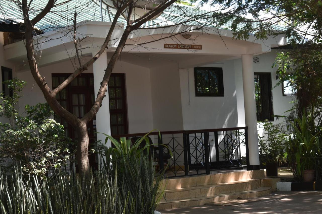 Rainbow Executive Lodge Boma la Ngombe Buitenkant foto