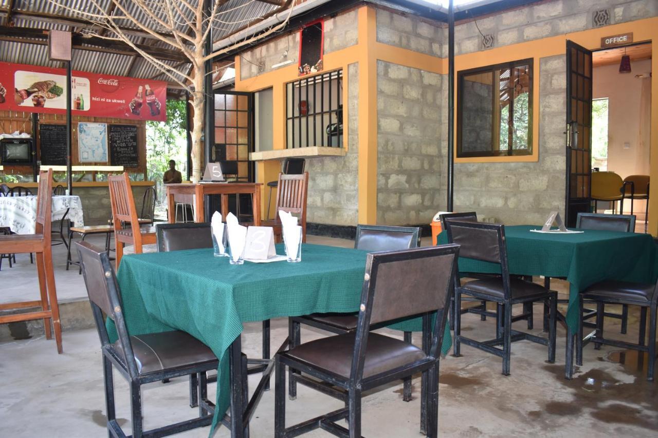 Rainbow Executive Lodge Boma la Ngombe Buitenkant foto