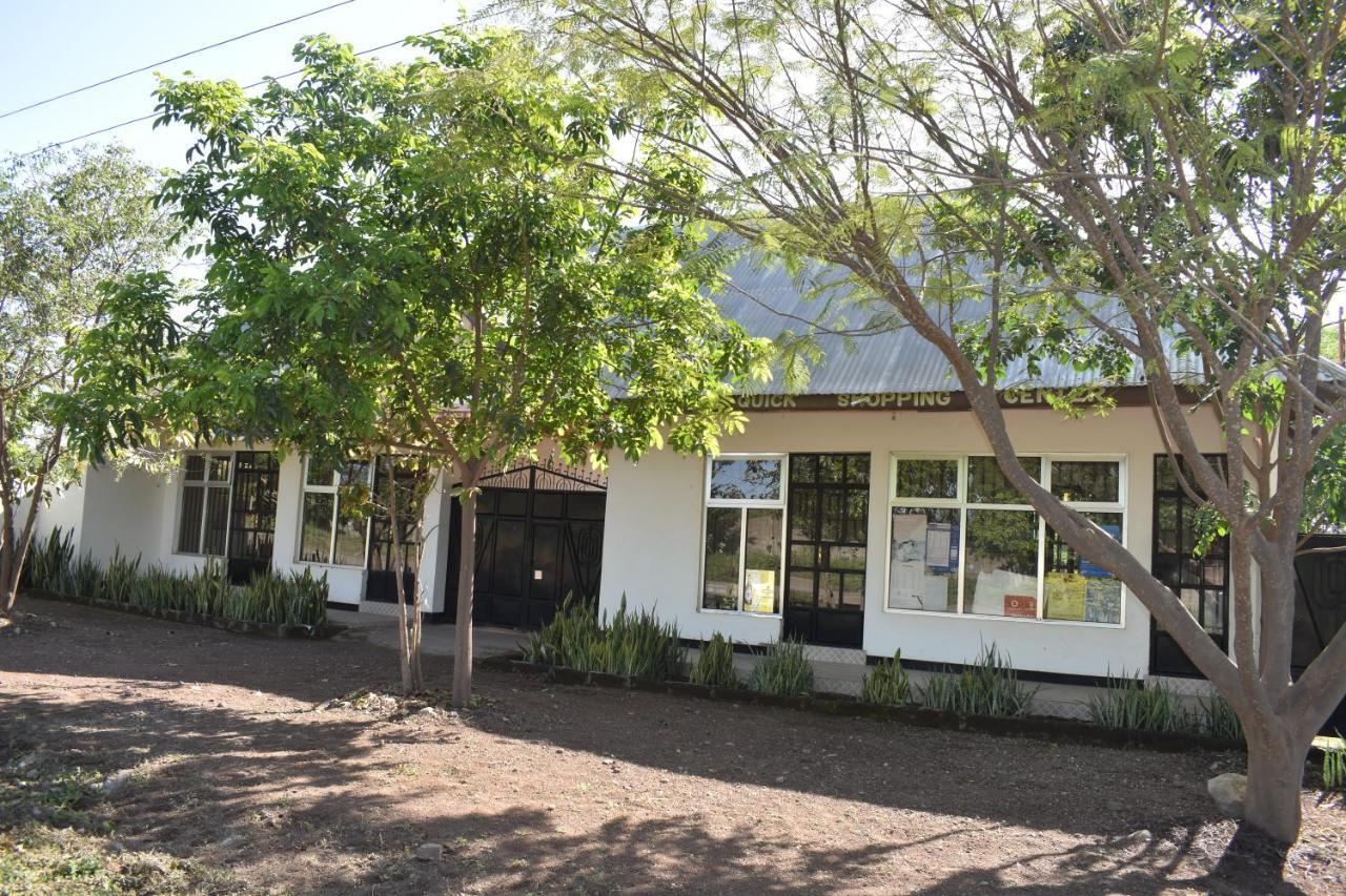 Rainbow Executive Lodge Boma la Ngombe Buitenkant foto