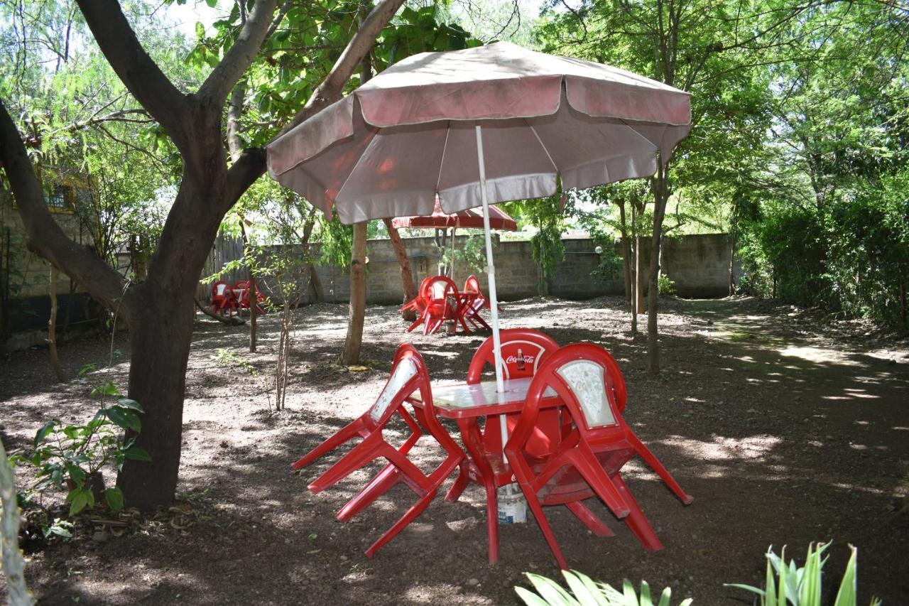 Rainbow Executive Lodge Boma la Ngombe Buitenkant foto