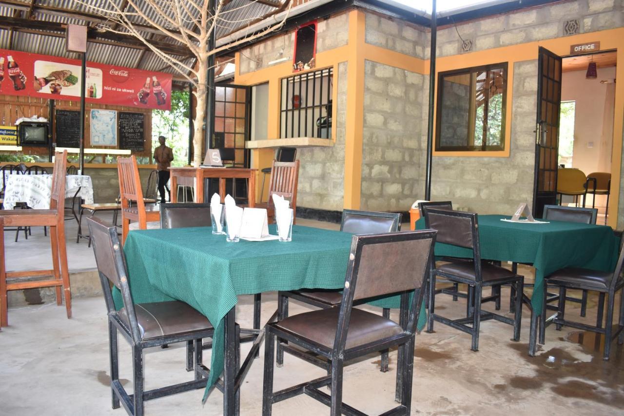 Rainbow Executive Lodge Boma la Ngombe Buitenkant foto