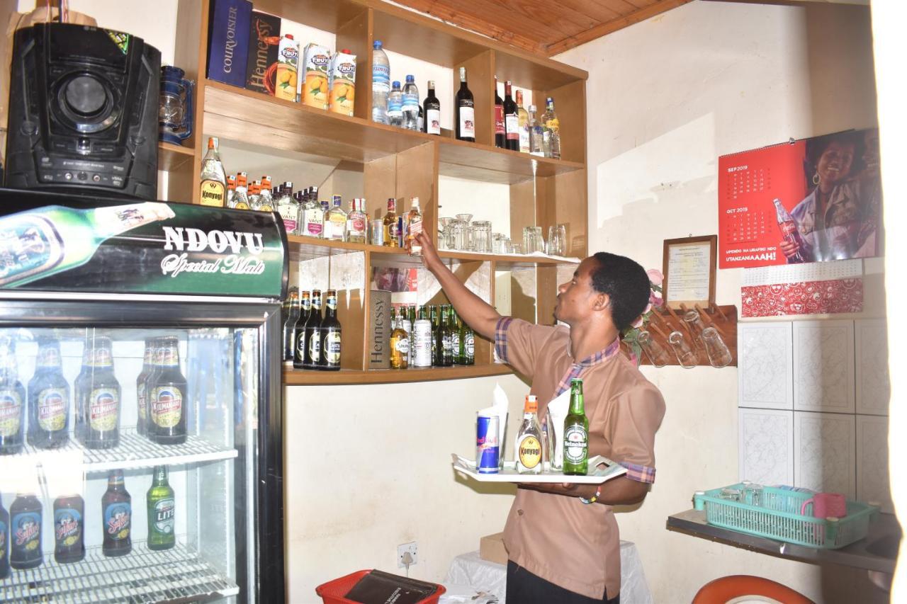Rainbow Executive Lodge Boma la Ngombe Buitenkant foto