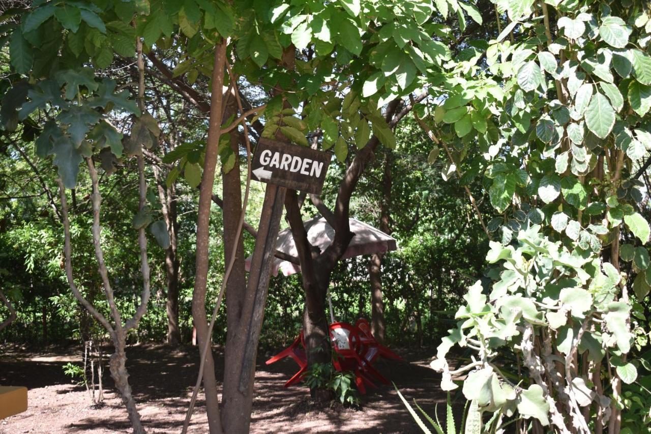 Rainbow Executive Lodge Boma la Ngombe Buitenkant foto
